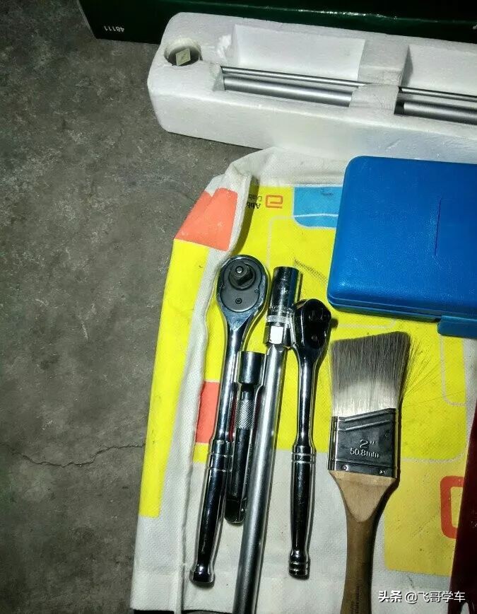 2011款2.0t奥迪a6l,最新款奥迪a6l更换火花塞教程