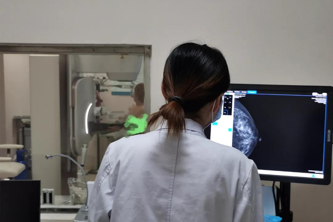 乳腺有毛刺形态不规则是恶性吗,乳腺肿块良恶性如何判断