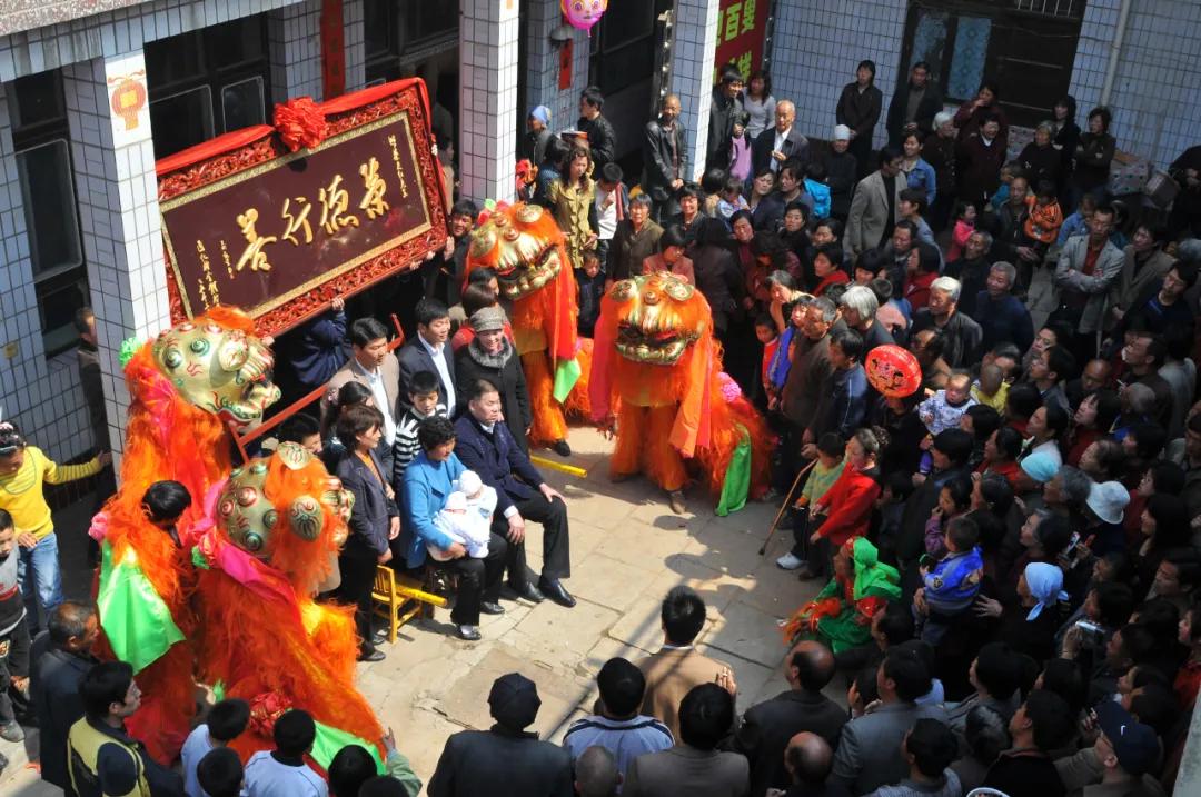 走向我们的小康生活微电影,走向我们的小康生活中国画