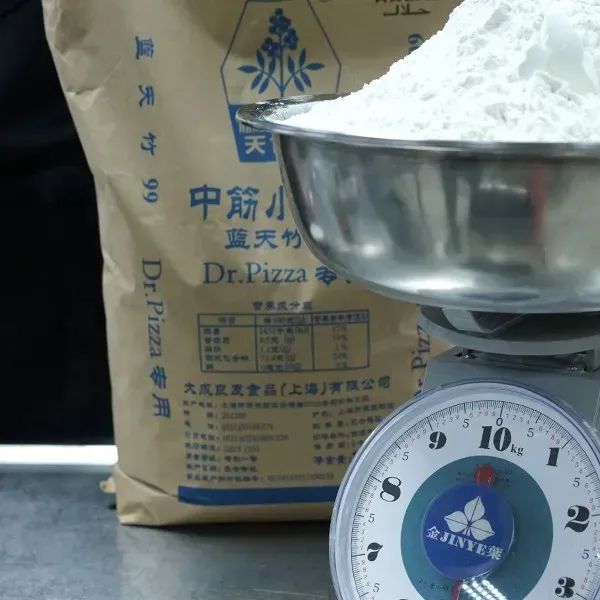 和面发酵后很粘,和面面团里都是气泡