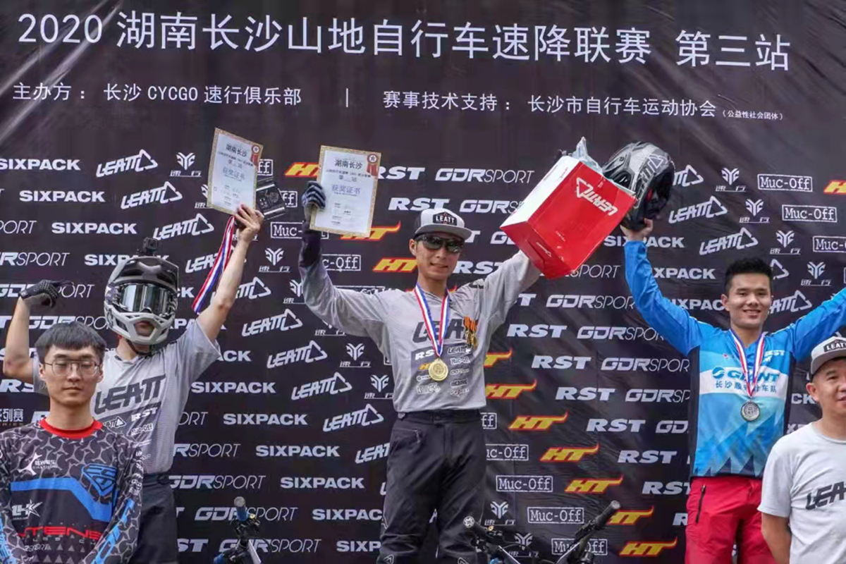 肖聪丁再刚重庆速降,肖聪速降冠军录像