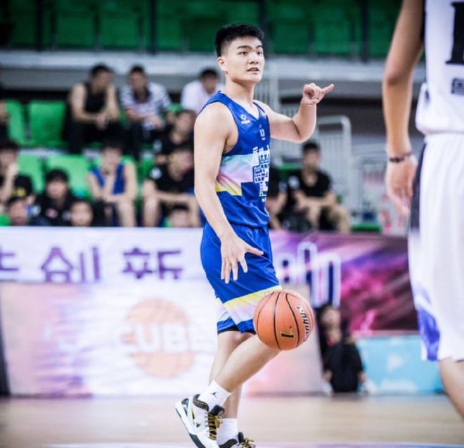 减肥50斤！他为CBA选秀饿到脱相，毅力惊人！中国篮球未来在大学