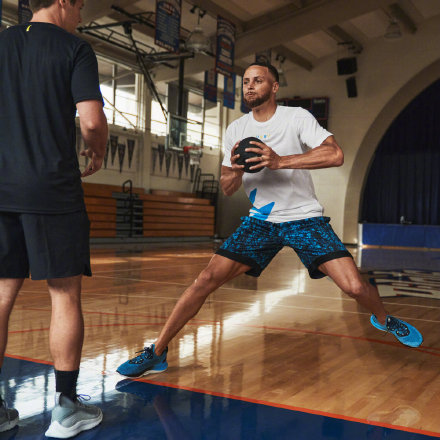 安踏零跑和安踏马赫有什么不同,安踏国潮与安踏是同一个品牌吗