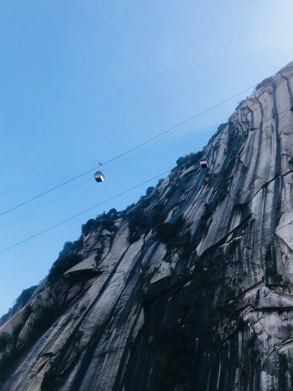 鐧讳簡鍗庡北鐪嬫贰鐢熸,绔欏湪灞遍《鍗庡北璁哄墤
