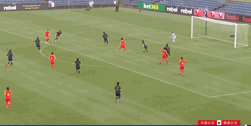 女足球员模仿c罗进球,女足队员精彩进球