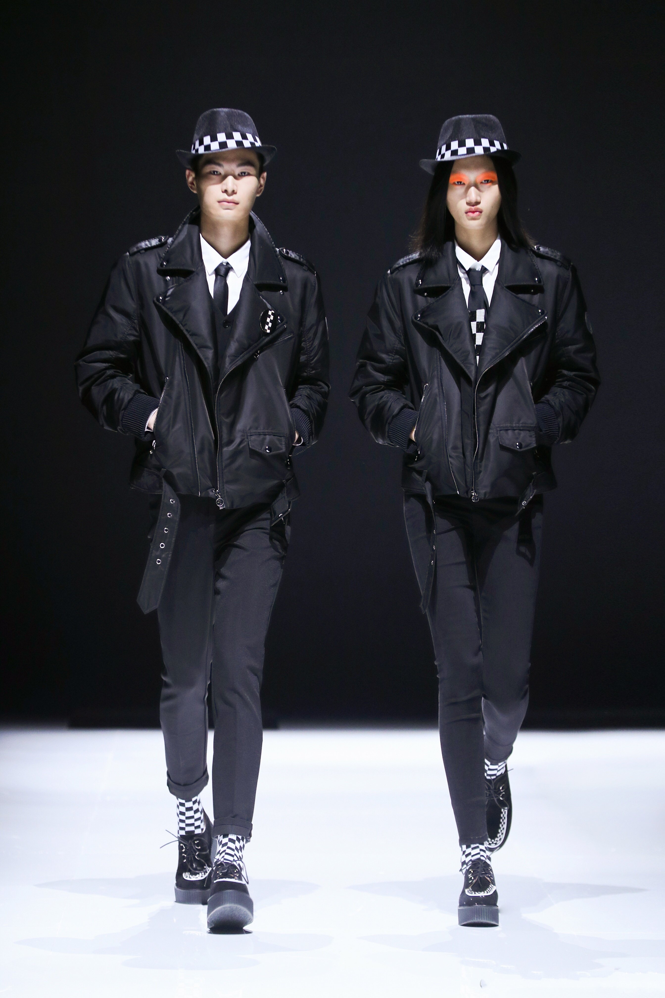 国牌开挂！高缇耶X波司登，万众瞩目联名大秀