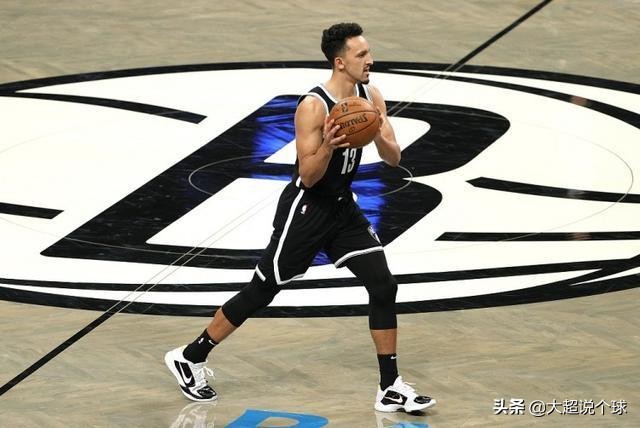 哈登送13号球衣,沙梅特让出13号球衣给哈登