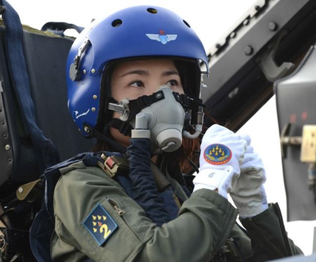 空军飞行员和士兵区别,空军飞行员待遇和退伍费