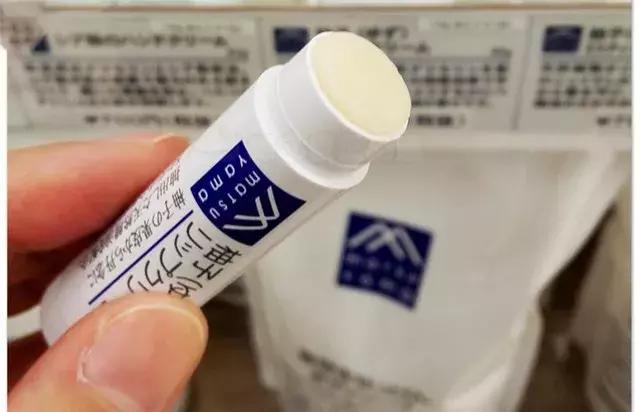 唇膏推荐红榜平价好用大干唇,平价又好用的去死皮唇纹唇膏