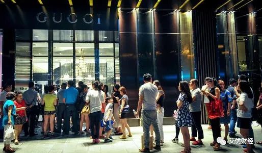 七夕马云帮忙找对象？休产假员工被要求手写销售心得