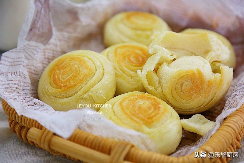 1碗面粉、1包牛奶、1个鸡蛋，烙好的饼和面包一样好吃