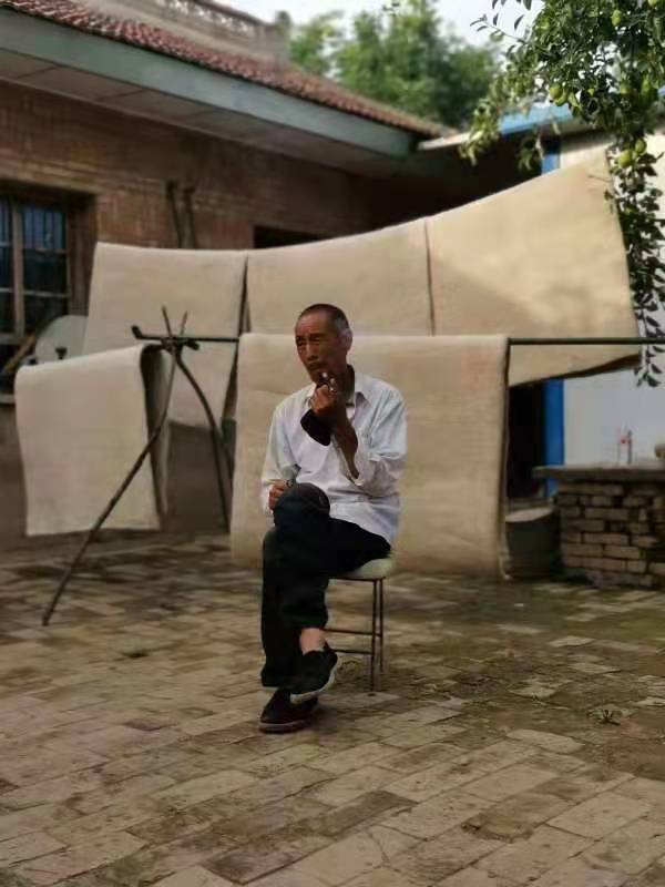 陇东黄土高原上的擀毡匠左立彦
