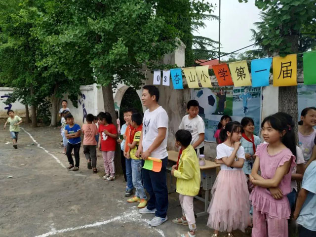 杏坪镇中心小学足球比赛,河南邓州槐树小学足球比赛开幕式