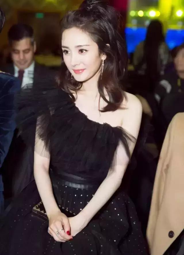 慵懒卷发暖色,慵懒卷发很容易直吗