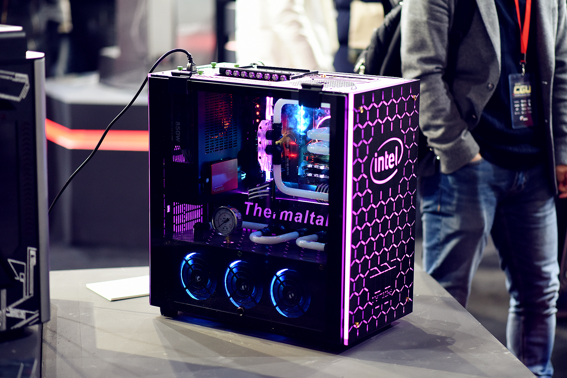 CGU2018电竞盛典燃爆星城长沙,数万人嗨翻湖南会展中心