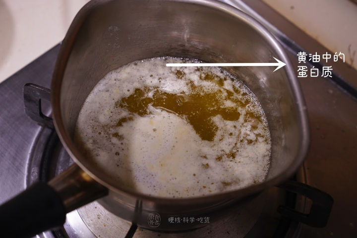 煎牛排大火会糊吗,煎牛排温度高黄油糊了