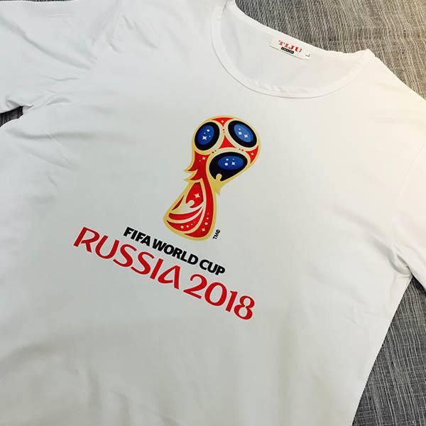 我只用了五分钟就在线定制了一件喜欢的T恤