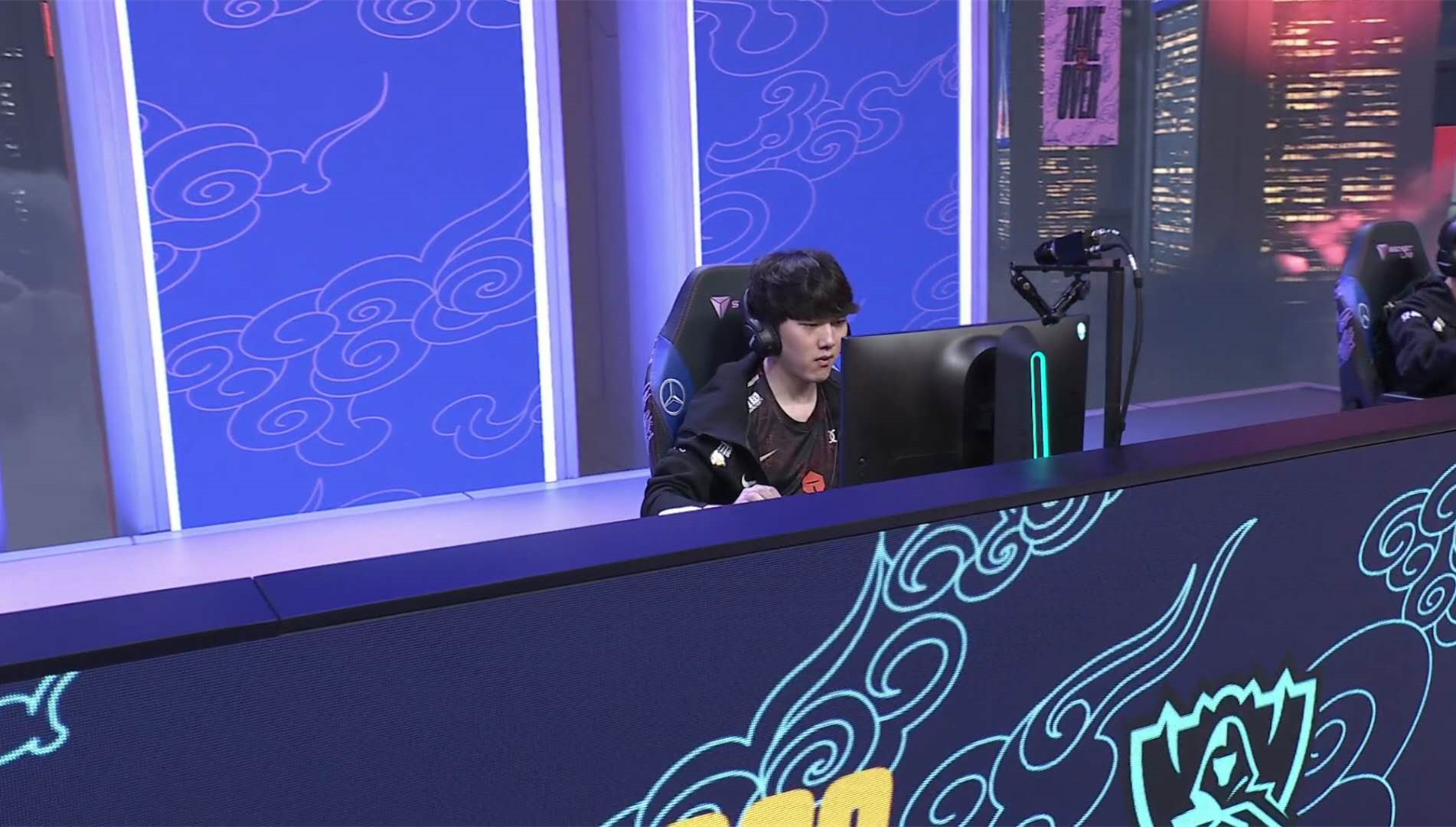 s10d组tesvsfly比赛完整视频,tes对v5jkl反杀天秀完整版