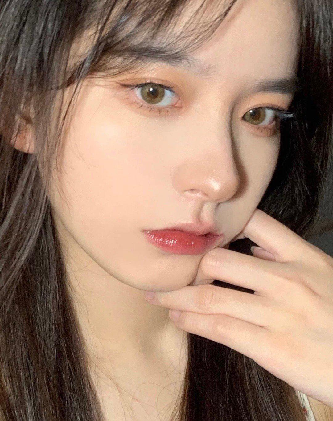 脸上有雀斑怎么化妆才能遮住,hourglass遮瑕雀斑色号怎么选