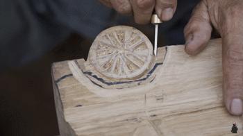 中国宝藏爷爷靠玩木头火到国外了,中国宝藏爷爷玩木头火到国外了