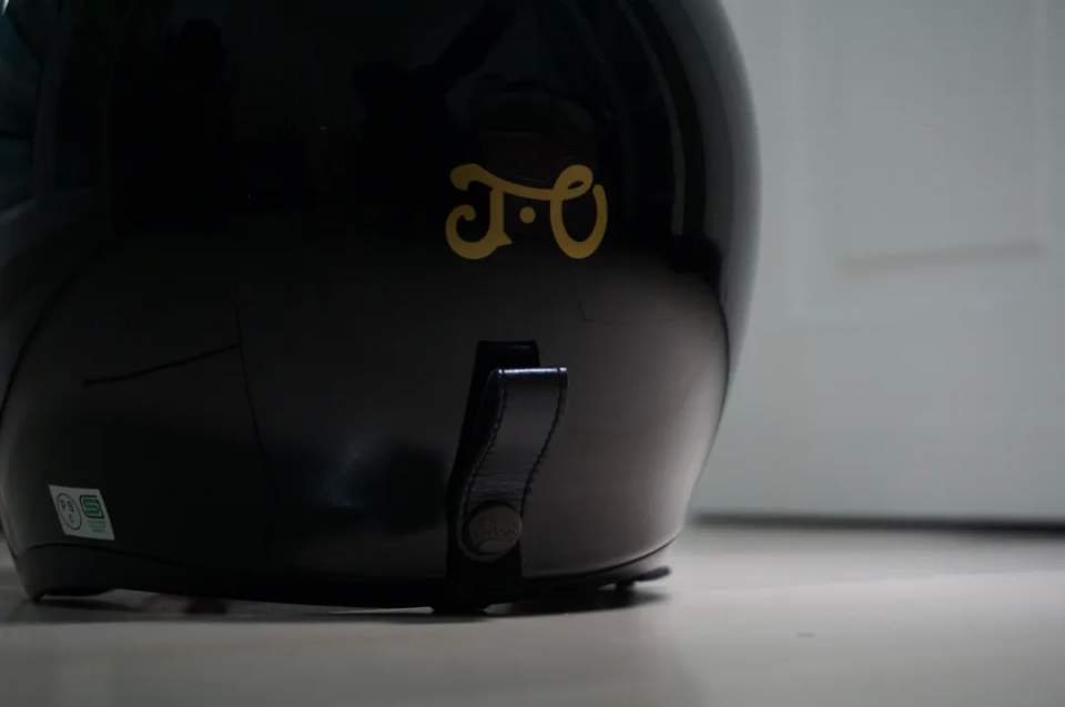 shoei揭面盔neotec1和neotec2,shoei复古盔体积大不大