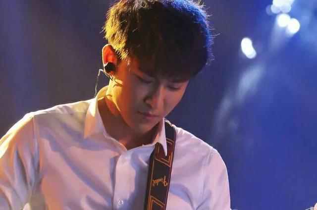 最近关注的明星,盘点看起来很高的男明星