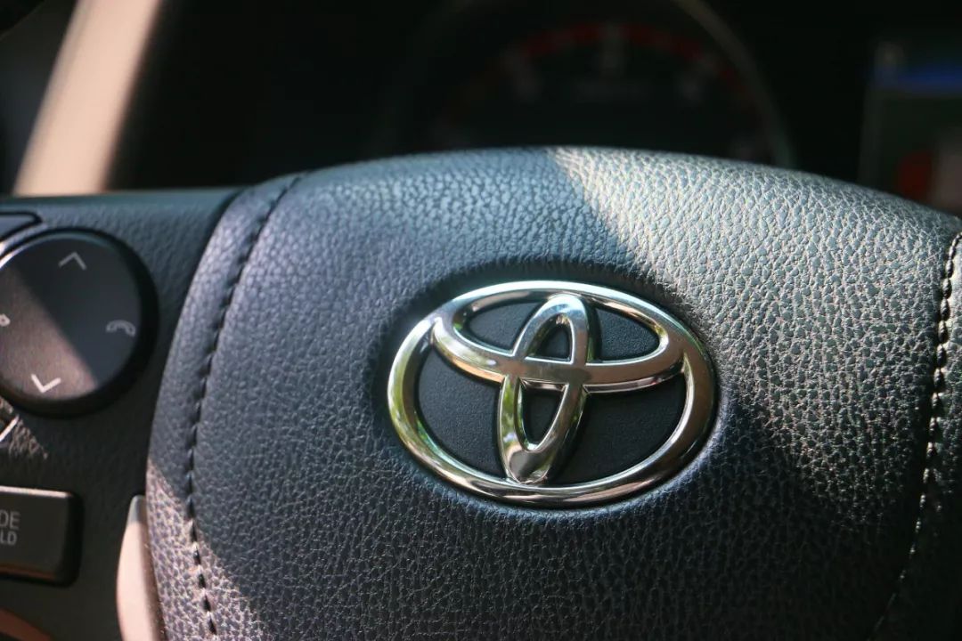 2012荣放rav4的2.0l的油耗,丰田rav4荣放2.5混动版真实油耗