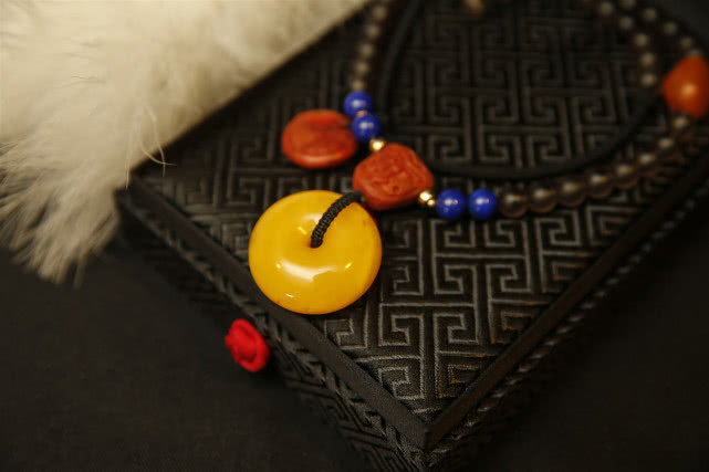 适合夏天戴的宝石颜色,珠宝怕什么