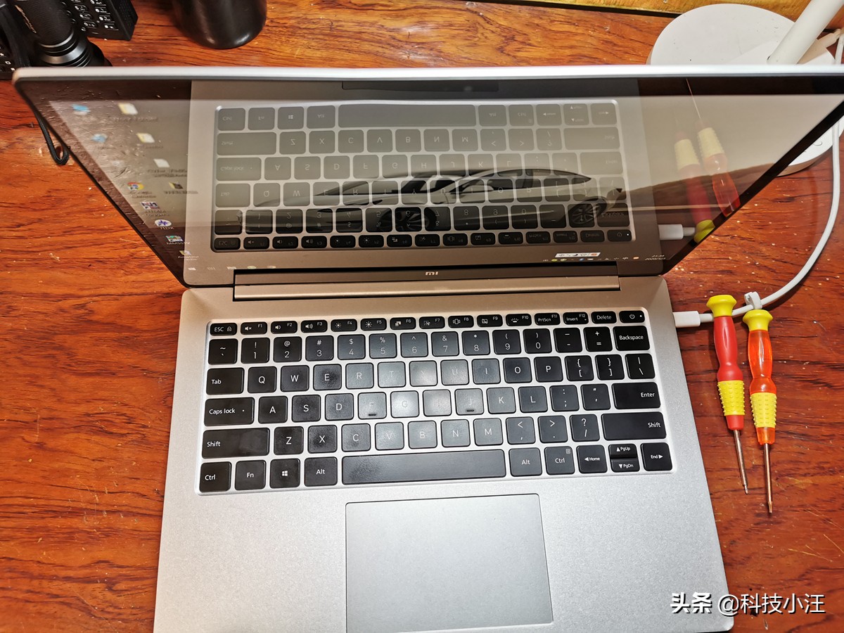 用了六年的笔记本黑屏,小米笔记本屏暗维修