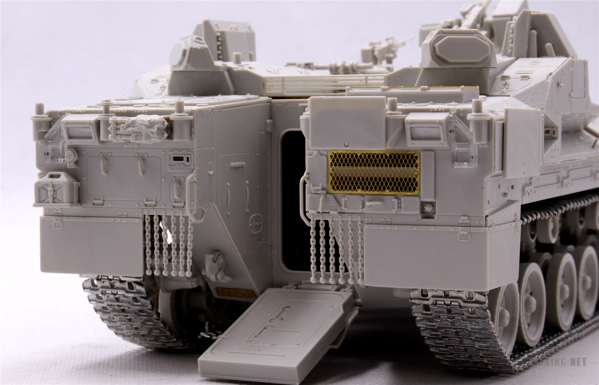 MENG,SS-018-1/35以色列“雌虎”重型装甲运输车-简介与开盒
