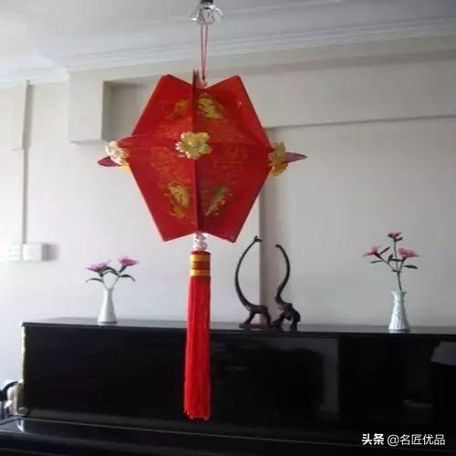 猪年手工制作纸灯笼,大红灯笼手工制作简约过年