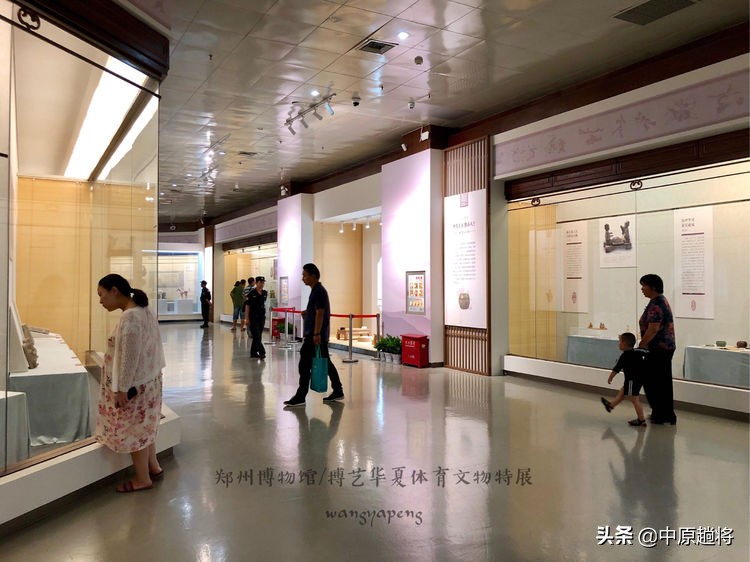 中国古代踢足球,原来古代是这样踢足球的