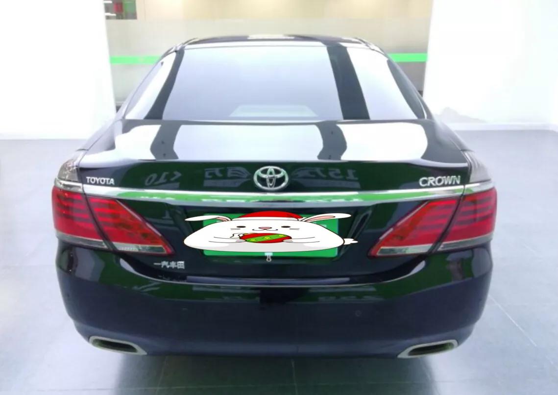 13代半丰田皇冠还值得买么,13代皇冠跟13代半皇冠有什么区别