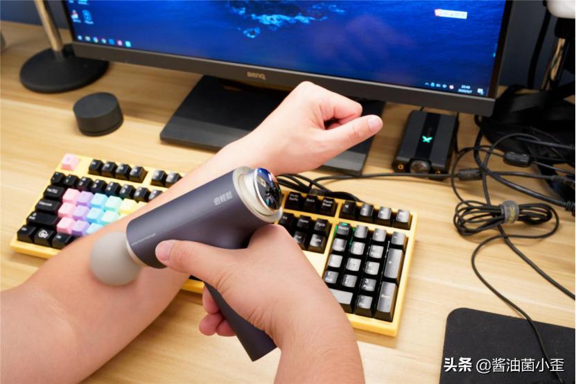 筋膜枪按摩仪用法,按摩筋膜枪测评是不是智商税