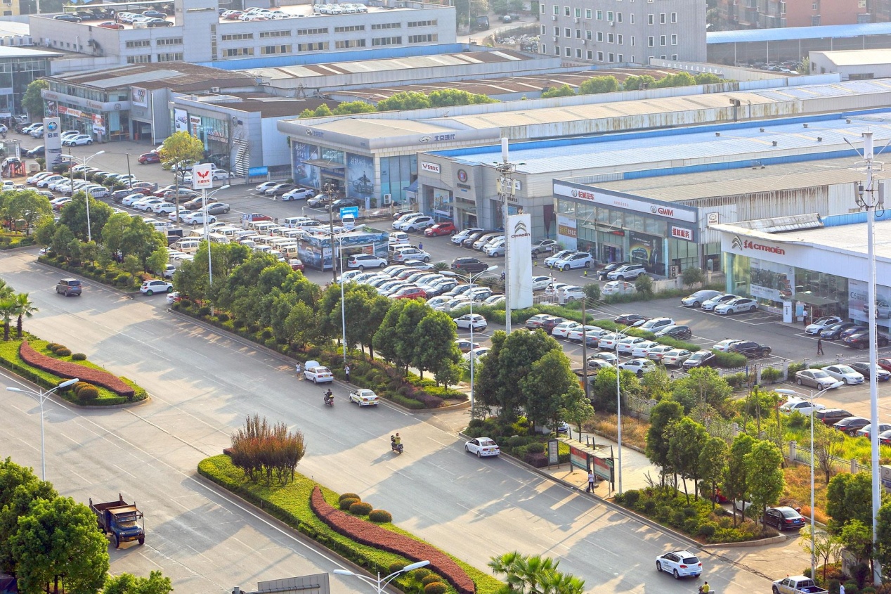 加价、亏损、躺赚、破产、退网、倒闭，4S店会被市场杀死吗？