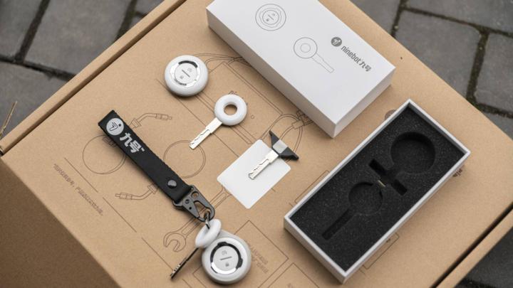 大灯炫酷有型,九号e100大灯效果