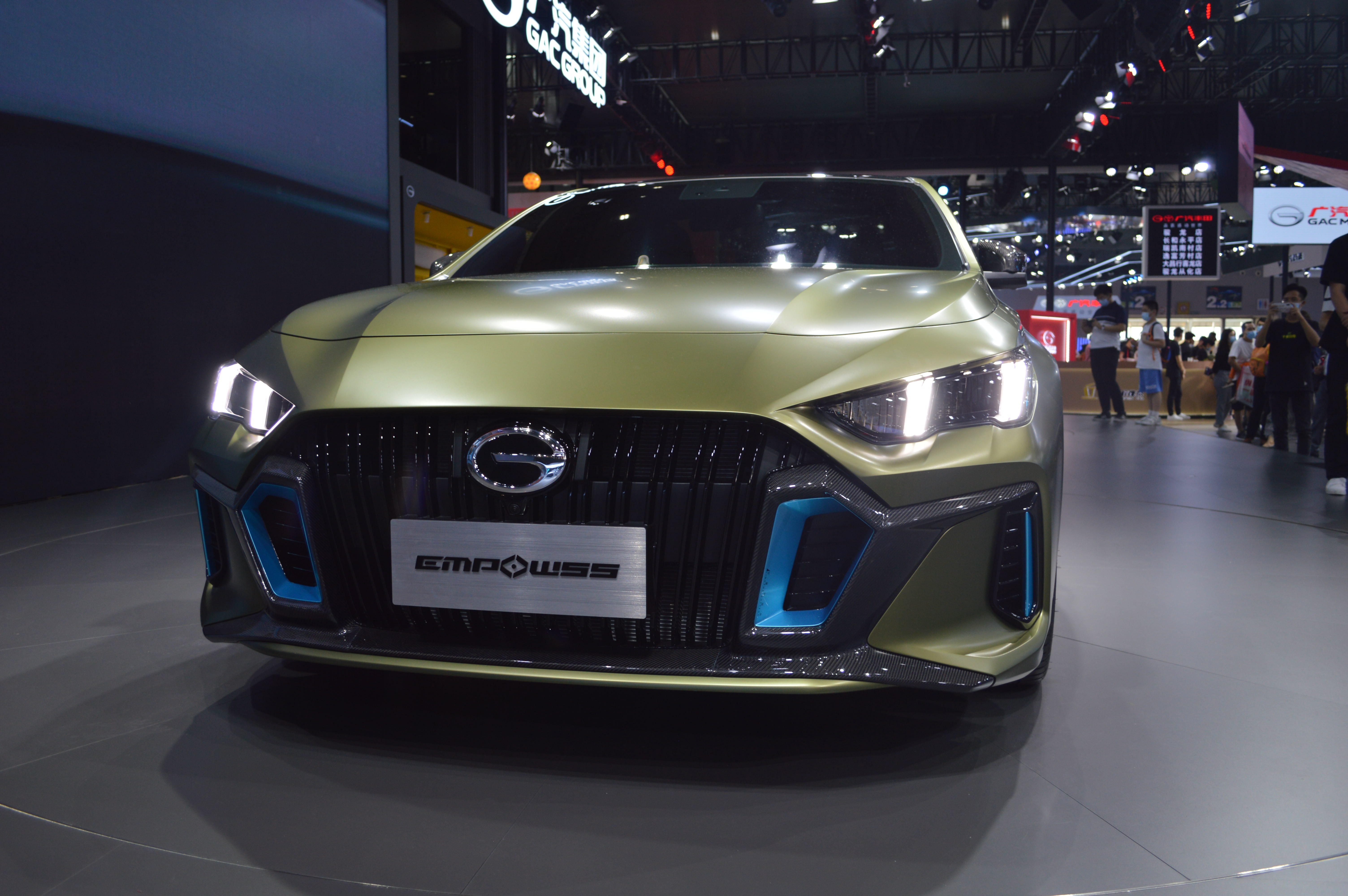 广州车展车模小姐姐,2019上海国际车展广汽传祺车模