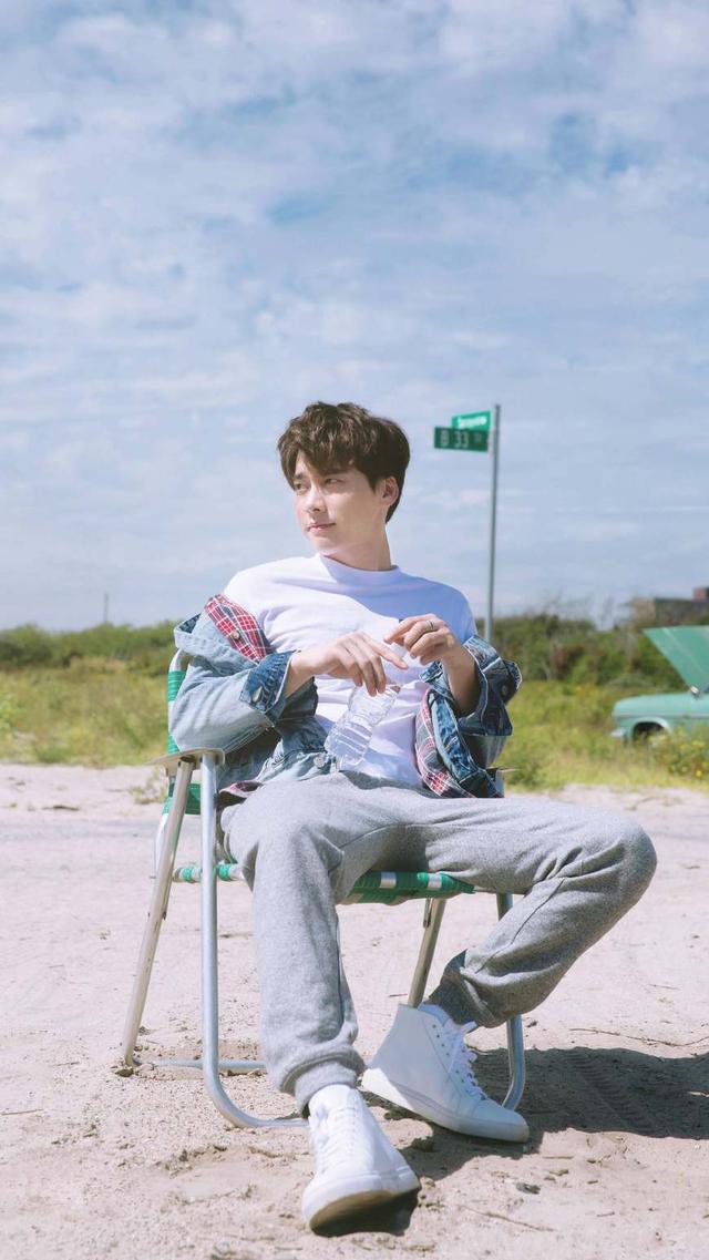 李易峰夏季穿着打扮搭配图片,李易峰最新搭配衣服