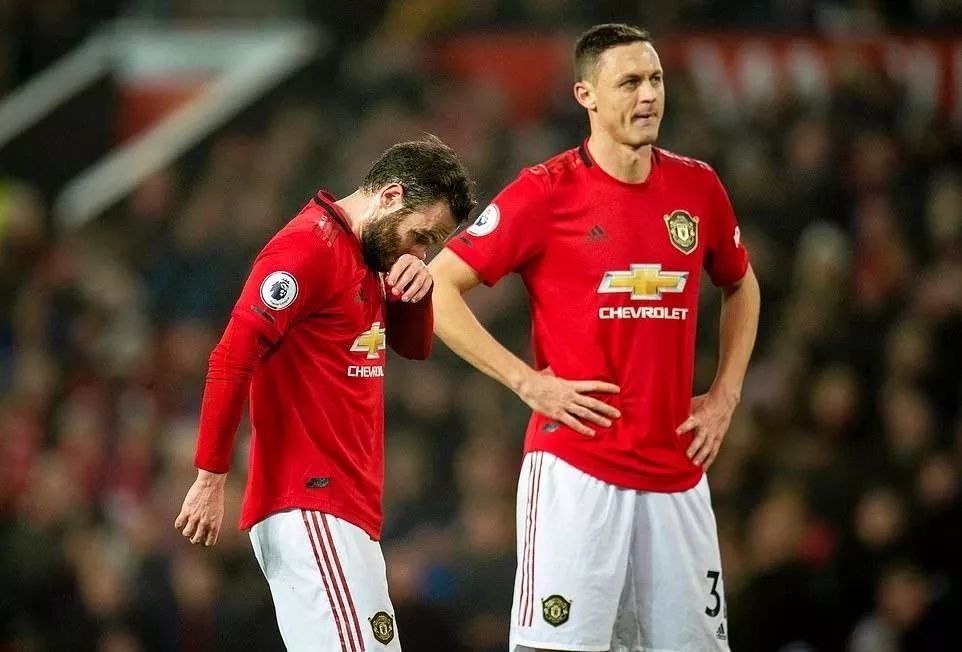 曼联赛季首遭连败,曼联赛季首败