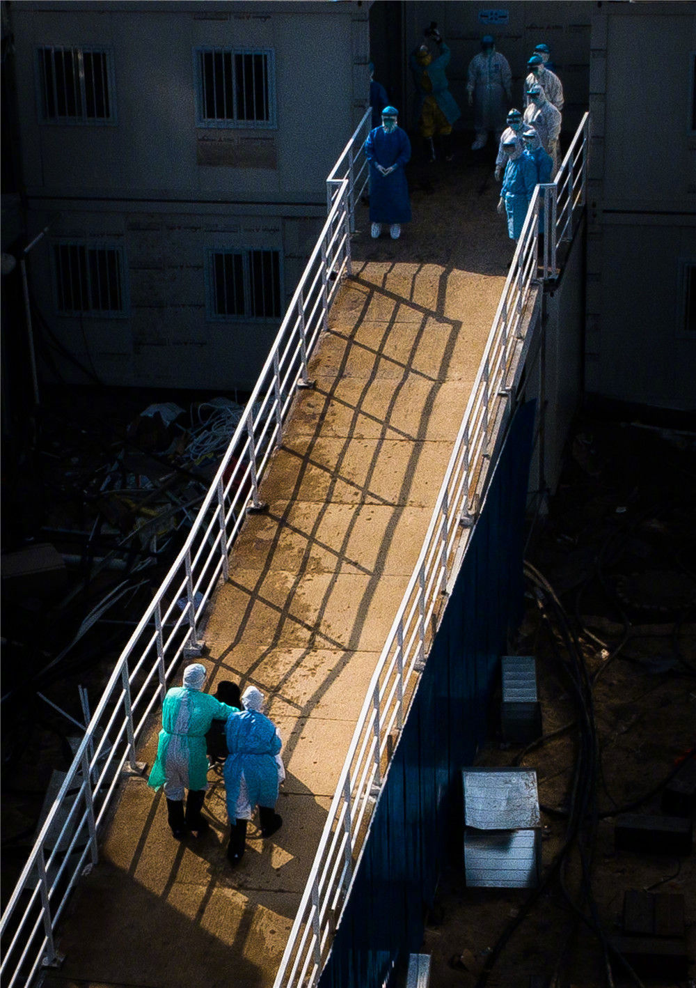 从疫情中奋起在磨难中成长,疫战凝聚中华民族磅礴力量