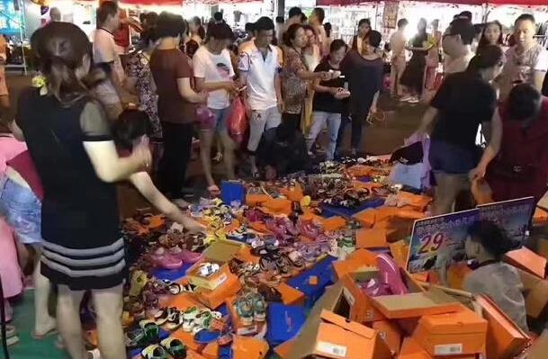 逛地摊注意事项及禁忌,摆地摊的时候要怎么摆好卖