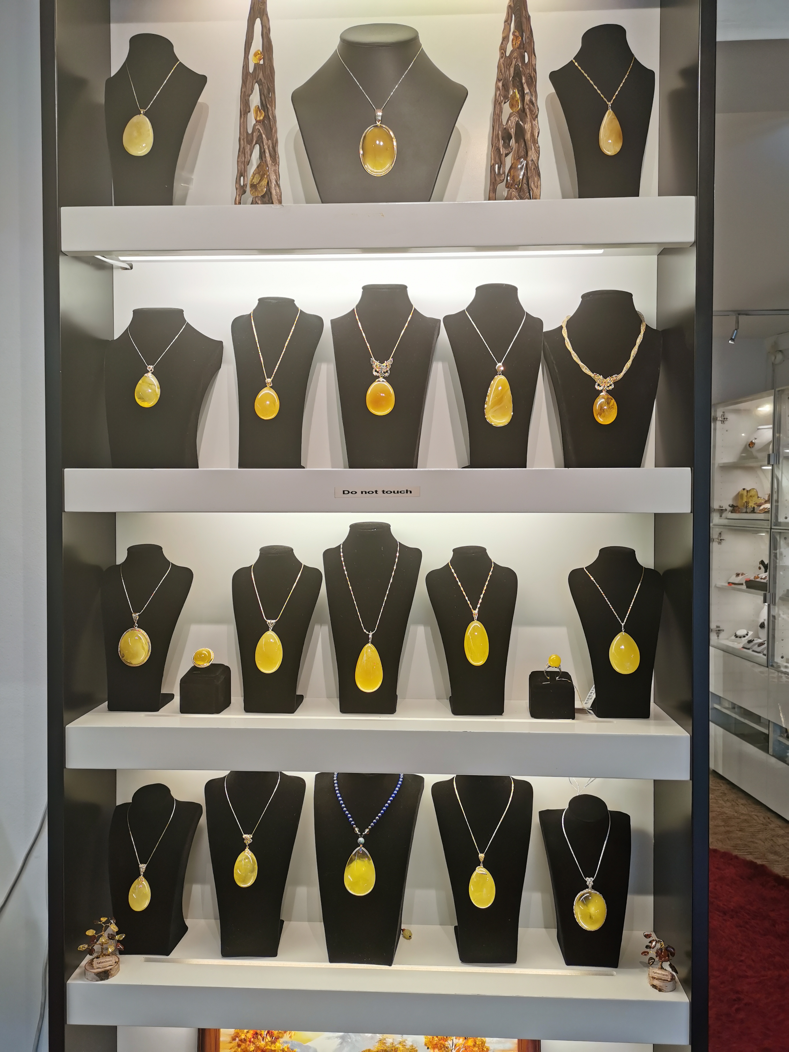 深化经贸往来注入互利合作新动能,深化中日韩经贸合作亟需新动能