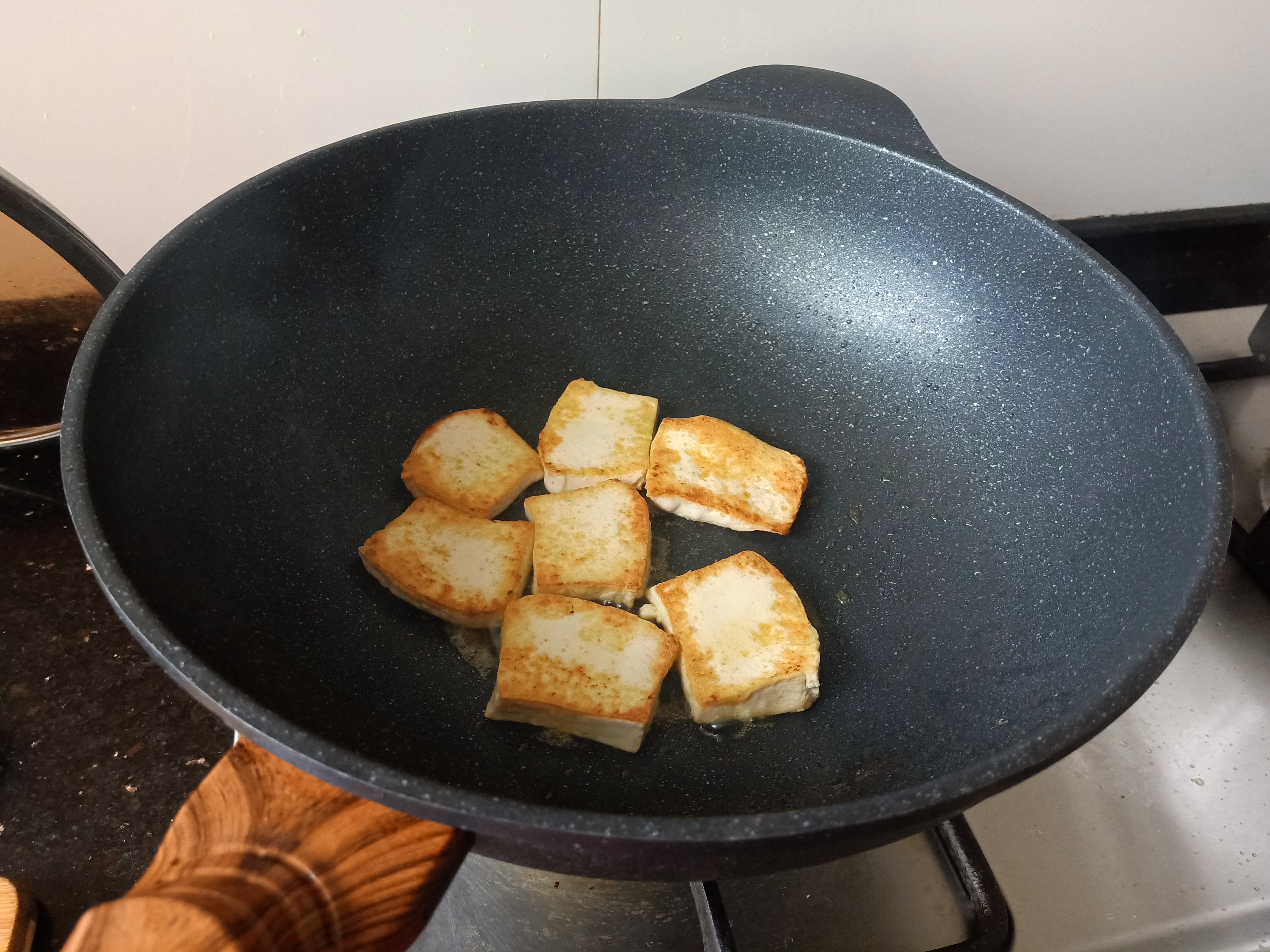 炒菜是铁锅好还是不锈钢的好吃,炒菜是铁锅好还是铝锅好