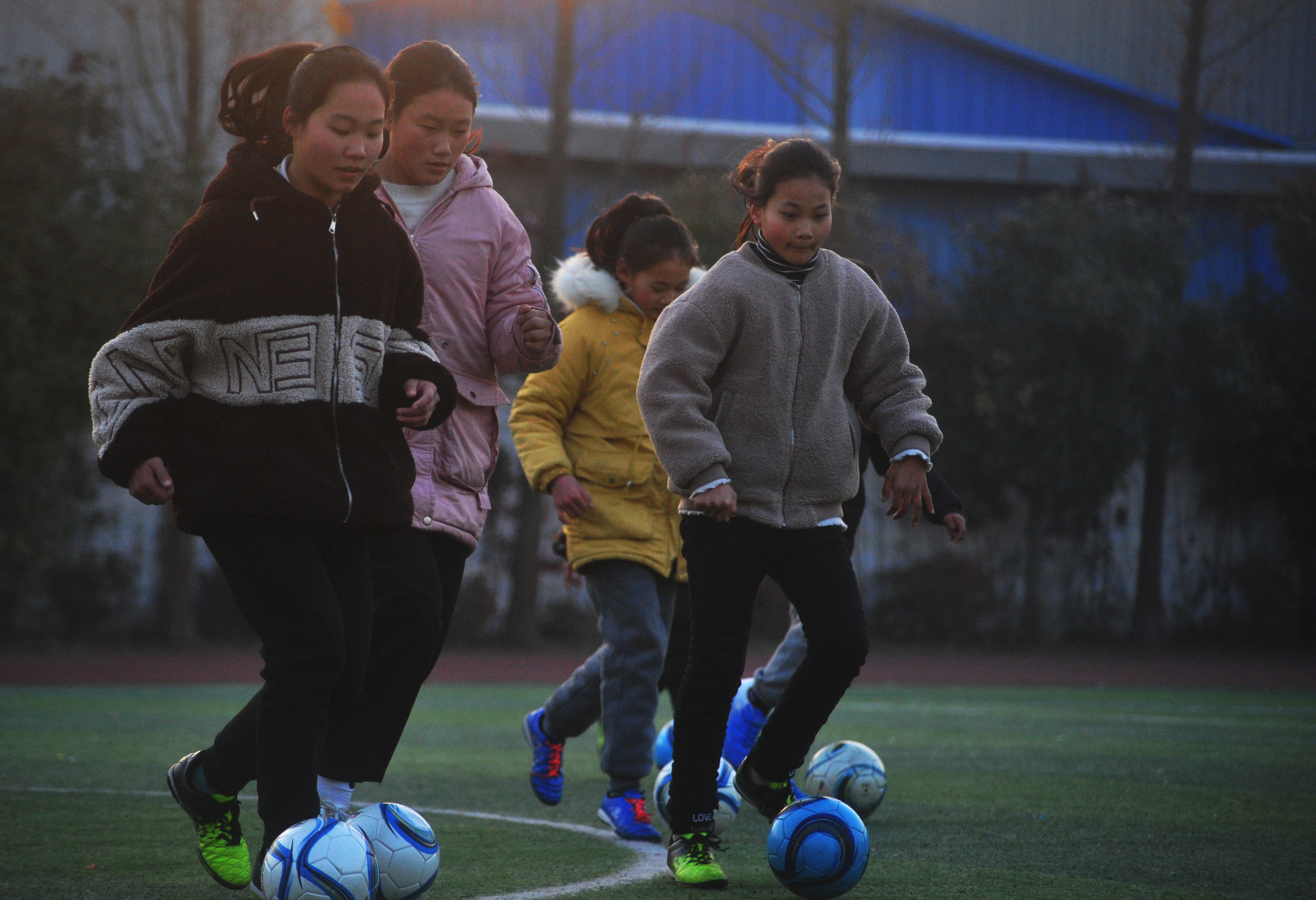 足球女童6-12岁新疆,足球女童10-12岁