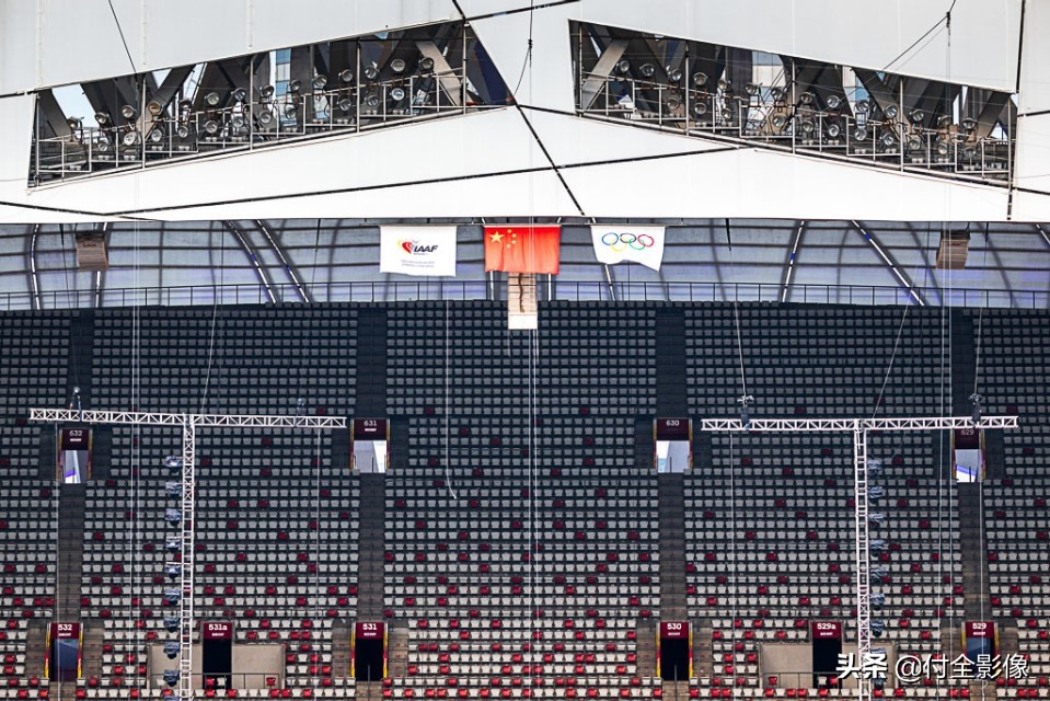 鸟巢沸腾瞬间,鸟巢合唱爱如潮水