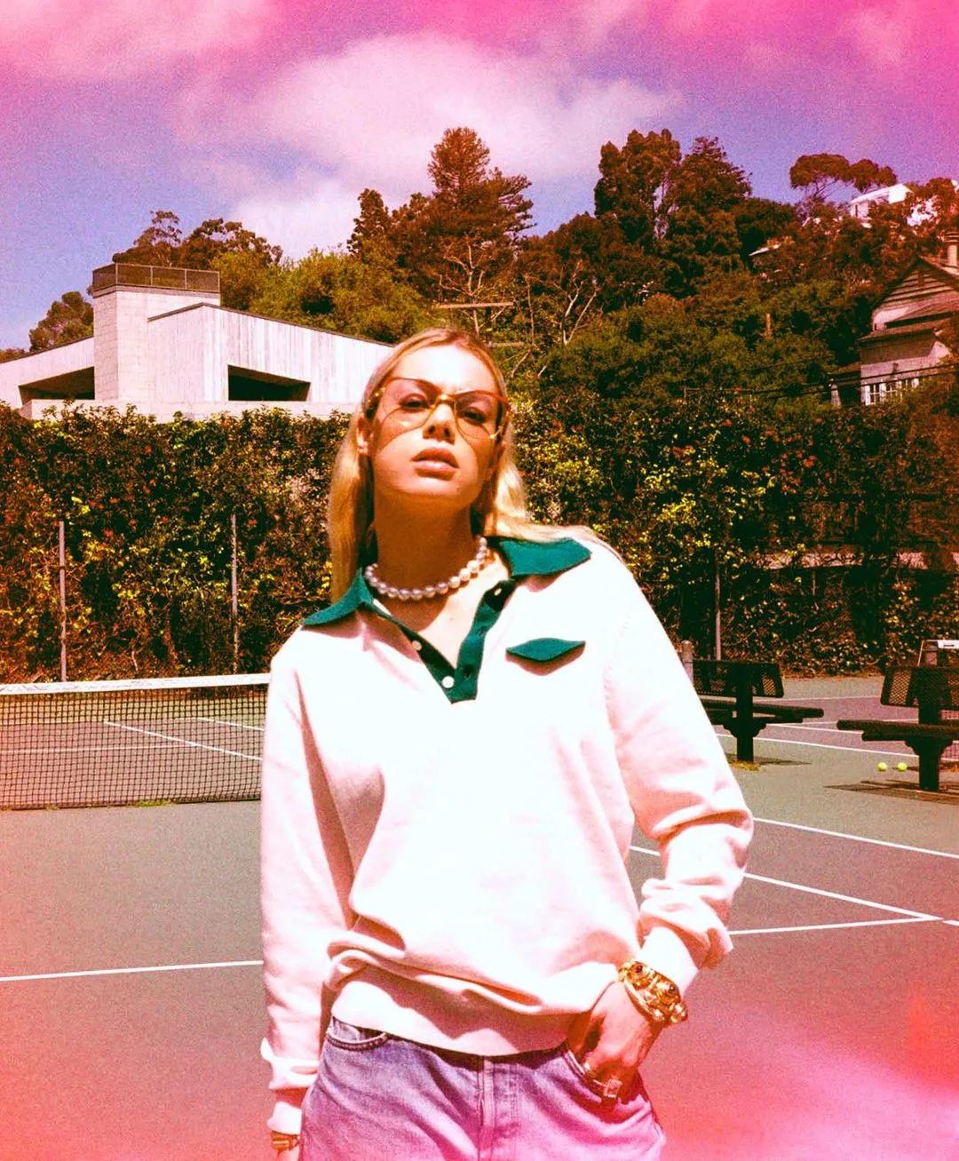 瑜伽服后面的球,瑜伽服后面蝴蝶结