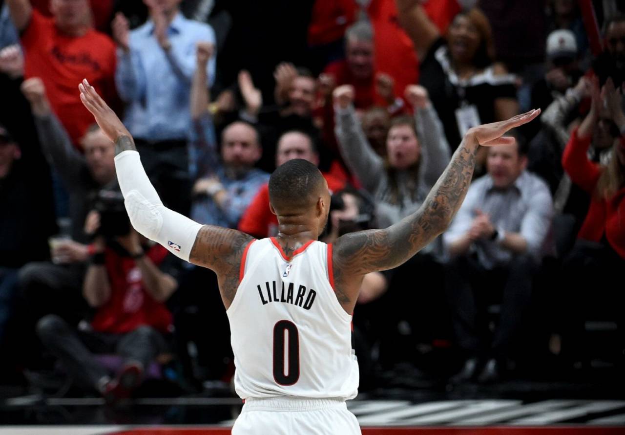 裁判吹黑哨引众怒！美国杨毅怒喷裁判收黑钱！肖华还跟*彩博**合作？