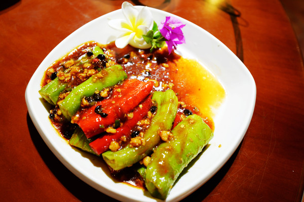 幸亏我来了再不来素材就没了,海南月亮湾的夜晚