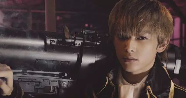 这个可盐可甜可狼的94年小鲜肉，简直就是漫画里走出来的男主角！