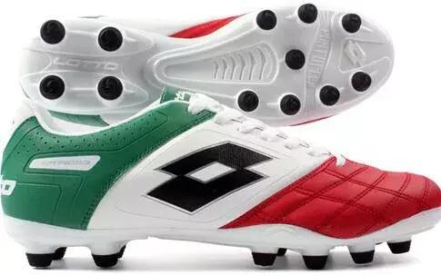 世界上第一双没有鞋带的足球鞋,世界上踢得最远的足球鞋